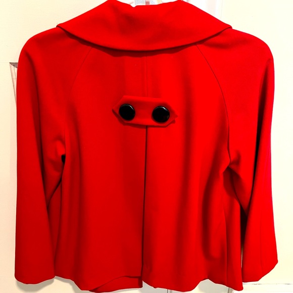 Red jacket - Picture 2 of 3